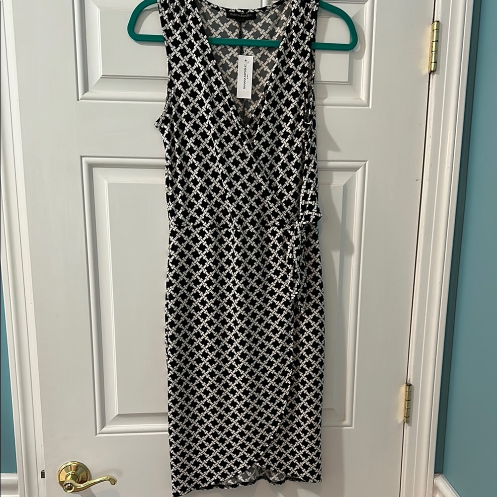 Banana Republic NEW Black and White Sleeveless Dress